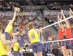 Brasil 3 x 1 EUA, em Oklahoma (Foto: FIVB)