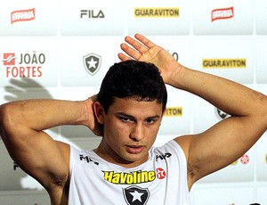 Elkeson no treino do Botafogo (Foto: Divulgação)