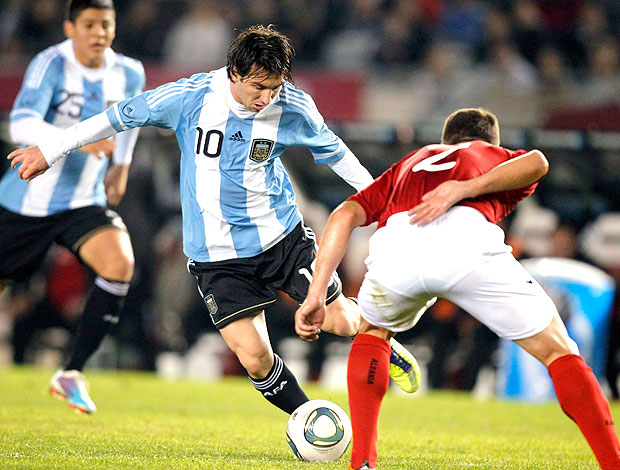 Messi no amistoso da Argentina contra a Albânia (Foto: Reuters)