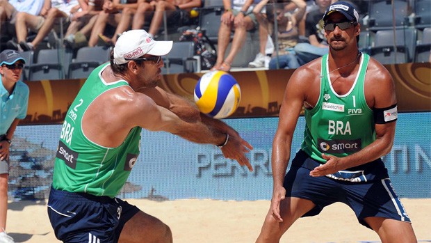 Marcio e Ricardo vôlei de praia (Foto: DIVULGAÇÃO / FIVB)