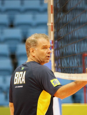 Bernardinho treino da seleção brasileira (Foto: Alexandre Arruda / CBV)