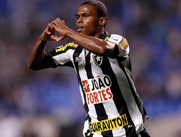 maicosuel botafogo gol coritiba (Foto: Satiro Sodré / AGIF)