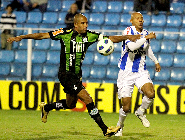 estrada avaí gabriel américa-mg (Foto: Rubens Flores / Agência Estado)