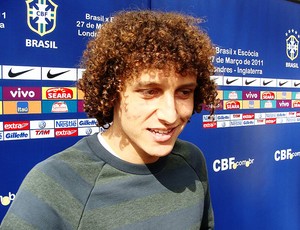 seleção brasileira desembarque David Luiz  (Foto: Marcio Iannaca/Globoesporte.com)