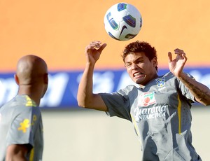 Thiago Silva no treino da seleção brasileira (Foto: EFE)