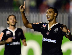 elton vasco gol américa-mg (Foto: Alexandre Loureiro / FOTOCOM.NET)