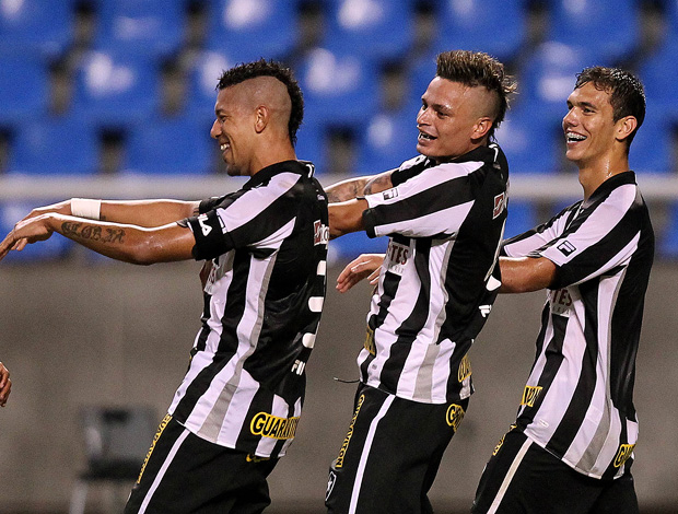 antonoio carlos alex fabio ferreira botafogo gol santos (Foto: Satiro Sodré / AGIF)