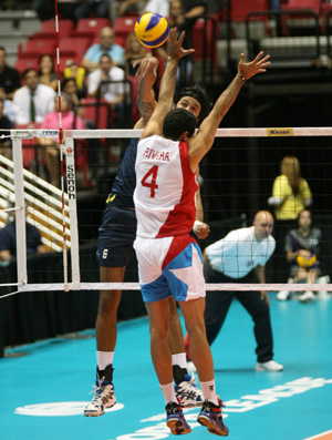 leandro visotto vôlei seleção  brasileira x porto rico (Foto: EFE)