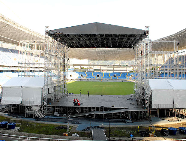 estado do estádio Engenhão após o show  (Foto: Alexandre Durão / GLOBOESPORTE.COM)