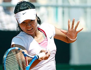 Na Li na partida de tênis contra Greta Arn em Roma (Foto: Reuters)